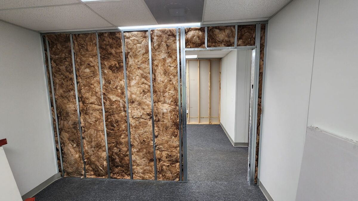 Metal stud framing with insulation in commercial building Nashville TN