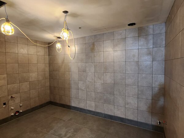 Ceramic tile walls and floor remodel in Smyrna TN