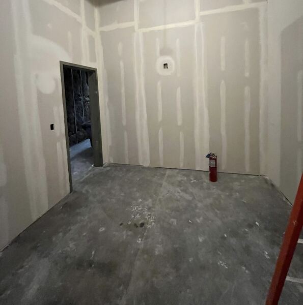 Drywall taping and mudding in room renovation Smyrna TN